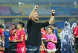 V.League 2025-2026: Công an Hà Nội đăng quang trong ngày… huấn luyện viên Mano Polking làm khán giả