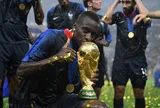 Blaise Matuidi giã từ sân cỏ ở tuổi 35