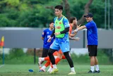 Đội tuyển Việt Nam "luyện công" với bóng thi đấu mới, Trần Trung Kiên tự tin đua vị trí cùng Đặng Văn Lâm, Patrik Lê Giang