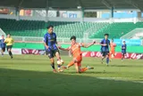 SHB Đà Nẵng đẩy chủ nhà Hoàng Anh Gia Lai vào thế chân tường, 2 "ông lớn" chia điểm kịch tính