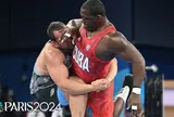 Kỷ lục giành huy chương vàng tại Olympic thuộc về vận động viên Mijain Lopez của Cuba