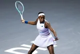 Gauff hồi sinh cơ hội vào bán kết WTA Finals