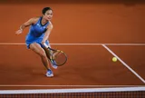 Eala đánh bại cựu á quân Roland Garros
