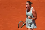 Sabalenka kiên cường vượt qua Osaka giữa "cơn bão" virus lạ