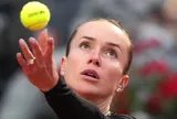 Svitolina lội ngược dòng ngoạn mục vào bán kết Italia mở rộng