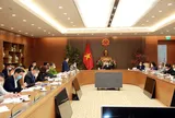 Chuẩn bị kỹ để học sinh trở lại trường, mở cửa du lịch an toàn
