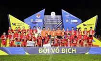 Chủ tịch VFF chúc mừng câu lạc bộ nữ TP.HCM I vô địch Giải Bóng đá nữ VĐQG 2026