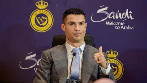 CR7 phạm lỗi xấu hổ trong ngày ra mắt Al-Nassr