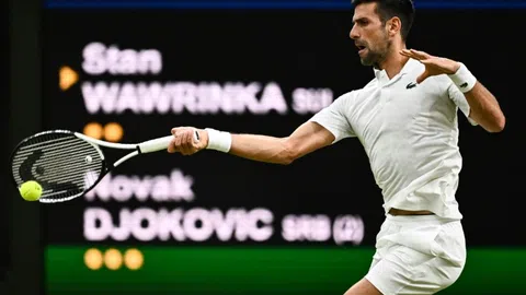 Djokovic và Alcaraz dễ dàng đi tiếp