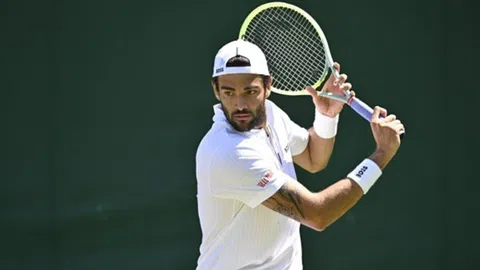 Thắng Zverev, Berrettini đặt thách thức lớn cho Alcaraz ở vòng 4 Wimbledon