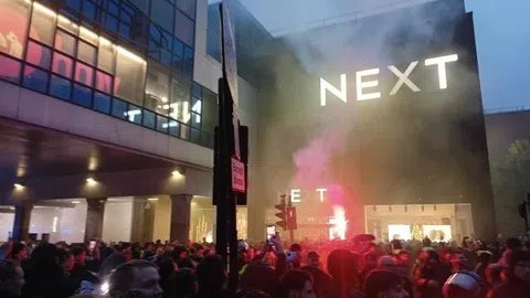 Bạo lực nổ ra trước trận Newcastle - Dortmund