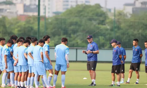 Huấn luyện viên Cristiano Roland rèn quân, kích hoạt chiến dịch Vòng chung kết FIFA U17 World Cup 2026