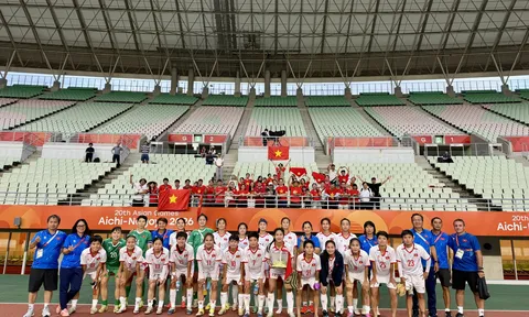 Huấn luyện viên Hoàng Văn Phúc tự hào về tinh thần thi đấu và sự chuyển mình của đội tuyển nữ Việt Nam
