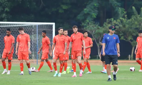Đội tuyển Việt Nam có mặt tại Jakarta chuẩn bị quyết đấu Pakistan: Patrik Lê Giang phải khâu 2 mũi, Gia Hưng tạm rời đội