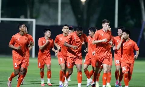 Huấn luyện viên Kim Sang-sik: “Càng khó khăn, đội tuyển Việt Nam càng phải đoàn kết để giành chiến thắng”