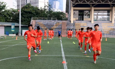 Thử thách thể thức 8v8 tại Azerbaijan: Huấn luyện viên Hoàng Anh Tuấn giải bài toán thích ứng cho U15 Việt Nam