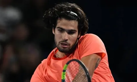 Alcaraz nhọc nhằn thắng Michelsen tại Japan Open