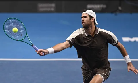 Cứu thành công 5 match-point nghẹt thở, Khachanov vào tứ kết Almaty Open 