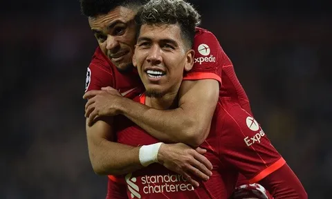 Tiền đạo Firmino đi vào lịch sử trong ngày Liverpool giành vé vào bán kết Champions League