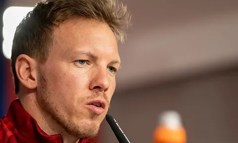 Huấn luyện viên Julian Nagelsmann liên tục bị đe dọa