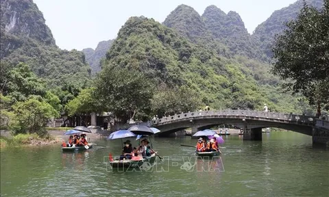 Rộn ràng không khí Lễ hội Tràng An