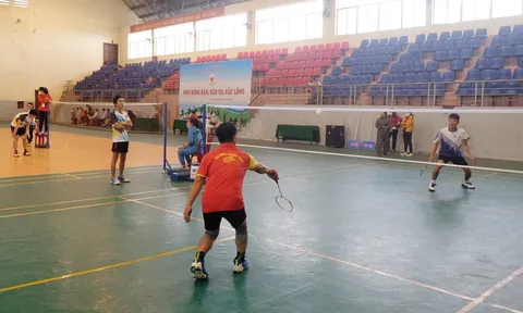Huyện Vĩnh Linh thi đấu Cầu lông, Bóng bàn, Kéo co - Đại hội Thể dục thể thao huyện