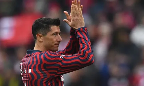 Tiền đạo Lewandowski khiến Bayern Munich lo lắng