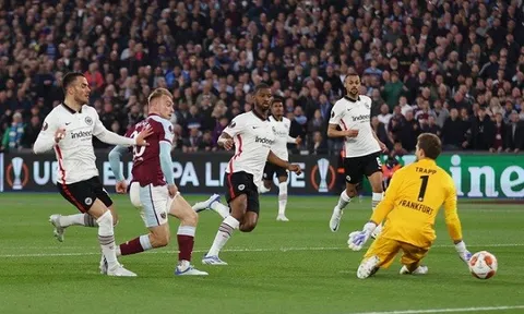 Leipzig và Frankfurt cùng thắng ở lượt đi bán kết Europa League