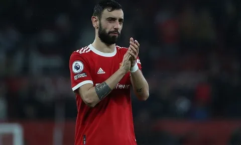 Tiền vệ Bruno Fernandes thất vọng dù cán mốc 50 bàn thắng tại Man United