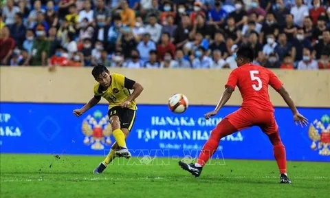 U23 Malaysia vẫn đứng đầu bảng B dù bị U23 Singapore cầm hòa