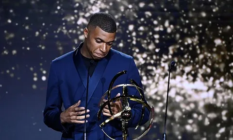 Nhận giải thưởng "Cầu thủ xuất sắc nhất Ligue 1", Kylian Mbappe công bố thời điểm quyết định tương lai