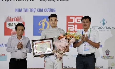 Lãnh đạo Bộ Văn hóa, Thể thao và Du lịch trao Bằng khen cho kiếm thủ Vũ Thành An