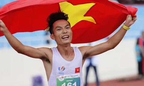 Hoàng Nguyên Thanh giành tấm huy chương vàng lịch sử cho marathon Việt Nam