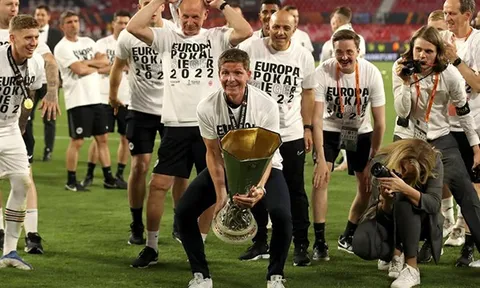 Vô địch Europa League, Frankfurt cân bằng thành tích của Chelsea và Villarreal