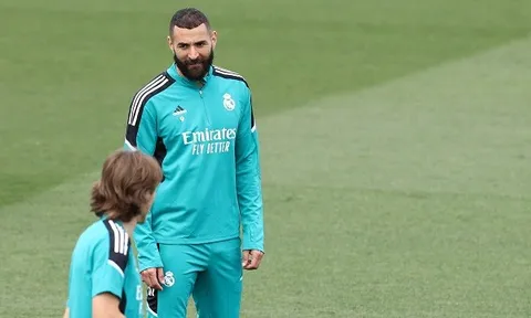 Tiền đạo Benzema tiếc nuối khi Mbappe từ chối chuyển đến Real Madrid