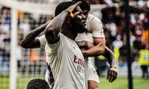 Tiền vệ Franck Kessie chia tay AC Milan sau khi vô địch Serie A