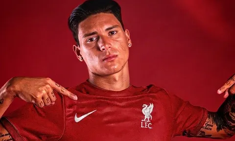 “Bom tấn” Darwin Nunez sắp ra mắt trong màu áo Liverpool