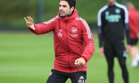 Arsenal tập trung sớm nhất tại Premier League