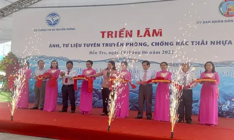 Triển lãm ảnh, tư liệu tuyên truyền phòng, chống rác thải nhựa tại Bến Tre