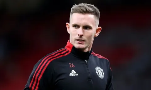 Thủ môn Dean Henderson lại "bật bãi'' khỏi Man United
