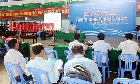 Hậu Giang tổ chức Lớp bồi dưỡng nghiệp vụ môn Bơi năm 2022