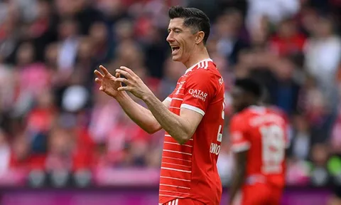 Bayern Munich lần thứ ba từ chối lời đề nghị hỏi mua Lewandowski của Barcelona
