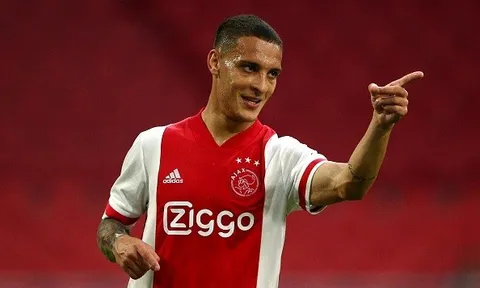 Ngôi sao của Ajax gây sức ép để được đến Man United