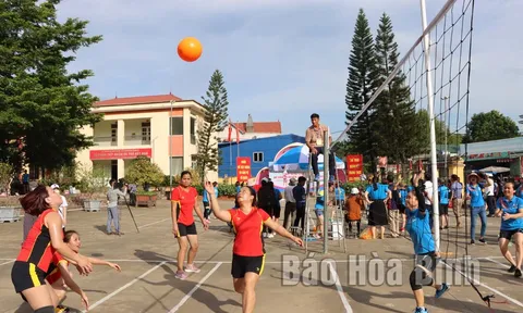 Giải Bóng chuyền hơi nữ công nhân, viên chức, lao động huyện Lương Sơn năm 2022  