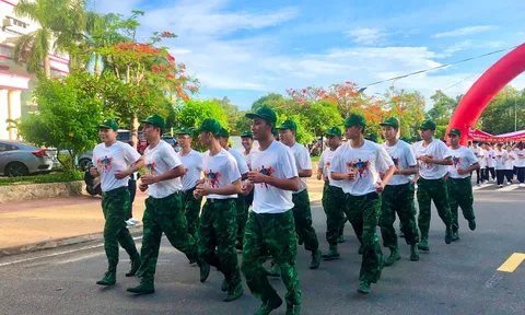 Giải chạy tập thể “Vì môi trường không khói thuốc lá”