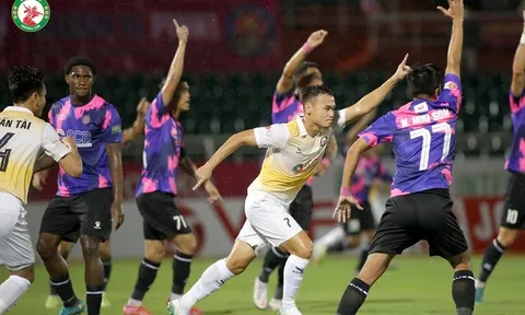 Sài Gòn - Topenland Bình Định > 1-1: Giành điểm nhờ “Bàn tay của Chúa”
