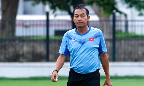 Huấn luyện viên Đinh Thế Nam từng 2 lần đánh bại Salvador Valero Garcia