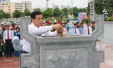 Dâng hương tưởng niệm nhân 110 năm ngày sinh Tổng Bí thư Nguyễn Văn Cừ