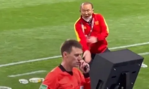 Bao giờ V-League có VAR?