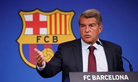 Chủ tịch Barcelona bị chỉ chích vì tham vọng chiêu mộ Lewandowski